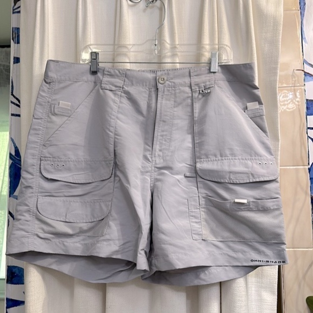 Men’s Gray Columbia Omni-Shade Gray Cargo Shorts Size 38